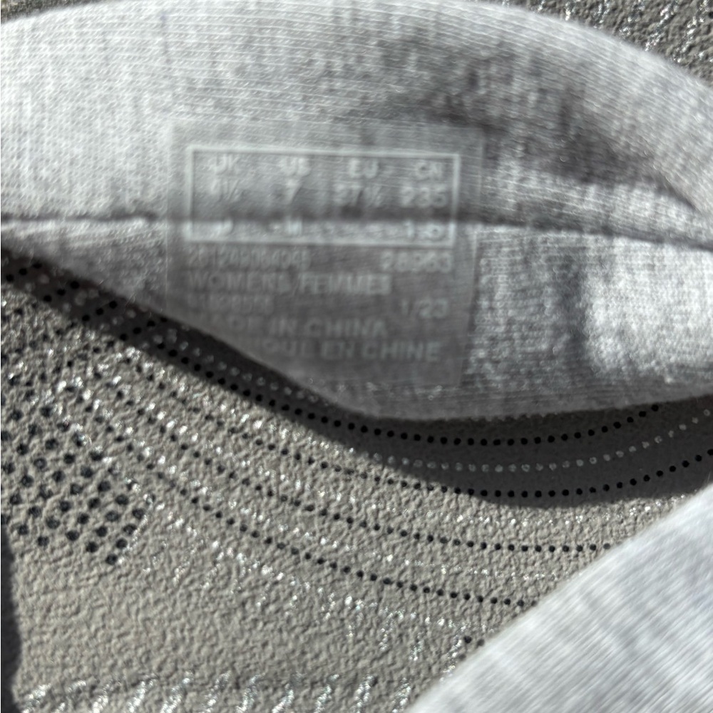 Clarks Women's Gray Knotted Sandals - Picture 4 of 4